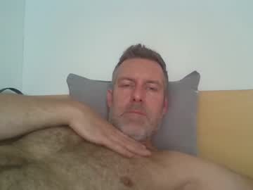 Redandbluecloud Chaturbate stream image from September 17, 2025