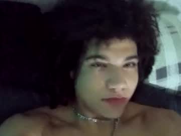 Skysnicker Chaturbate stream image from September 17, 2025