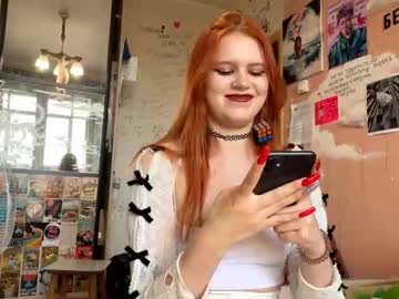 Yevettedevenecia Chaturbate stream image from September 17, 2025