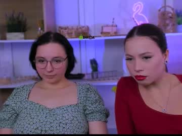 Kari_Pirs Chaturbate stream image from September 17, 2025