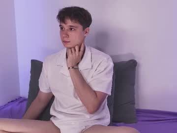 Hugebangins_ Chaturbate stream image from September 17, 2025