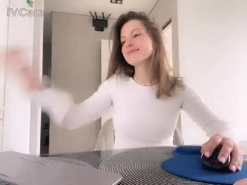 Lili_2905 Chaturbate stream image from September 17, 2025