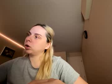 Amandainbloom Chaturbate stream image from September 17, 2025