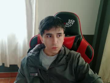 Elcatador14 Chaturbate stream image from September 17, 2025