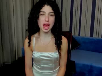Arianafoxi Chaturbate stream image from September 17, 2025