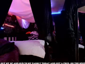 Gigglemethis22 Chaturbate stream image from September 17, 2025