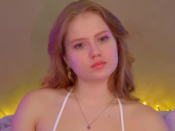 Selinswarovski Chaturbate stream image from September 17, 2025