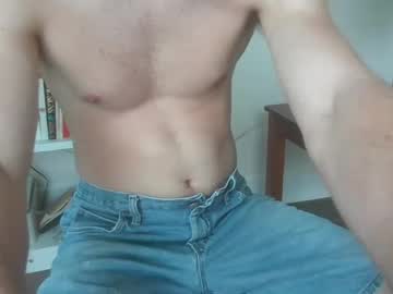 Skfuddy Chaturbate stream image from September 17, 2025