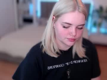 Mistressdora Chaturbate stream image from September 17, 2025