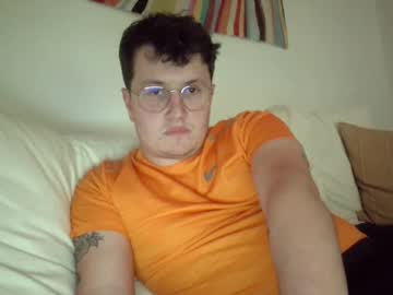 Beanontoast Chaturbate stream image from September 17, 2025