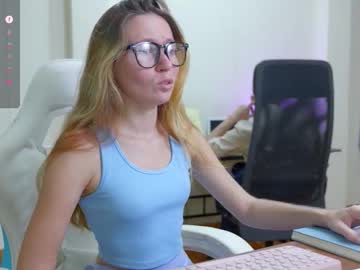Ellcrys Chaturbate stream image from September 17, 2025