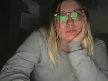 Selenebaby Chaturbate stream image from September 17, 2025