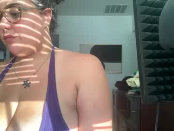 Babiek22 Chaturbate stream image from September 18, 2025