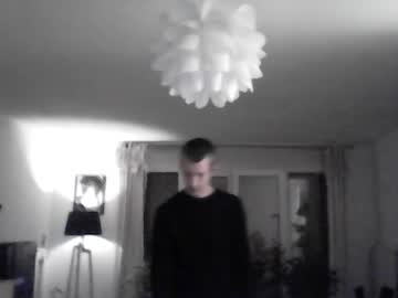 Flyhigh92 Chaturbate stream image from September 18, 2025