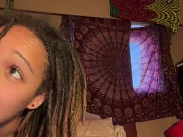 Kayleesegates Chaturbate stream image from September 18, 2025