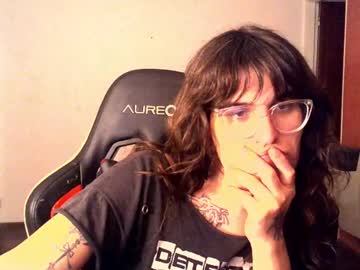 Akamedolle Chaturbate stream image from September 18, 2025