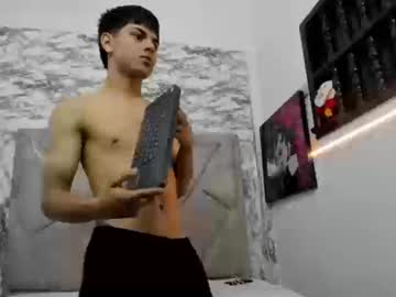 Loganjhonson Chaturbate stream image from September 18, 2025