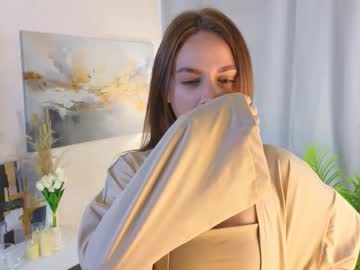 Astridweickum Chaturbate stream image from September 18, 2025