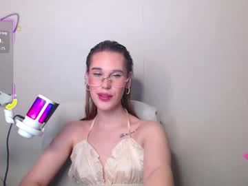 Cassiemich Chaturbate stream image from September 18, 2025