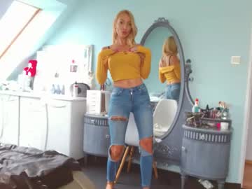 Emilachat Chaturbate stream image from September 18, 2025