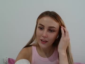 7melania Chaturbate stream image from September 18, 2025