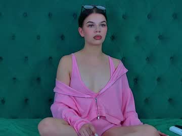 Isabellevale Chaturbate stream image from September 18, 2025