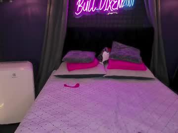 Bull_Vixen2001 Chaturbate stream image from September 18, 2025