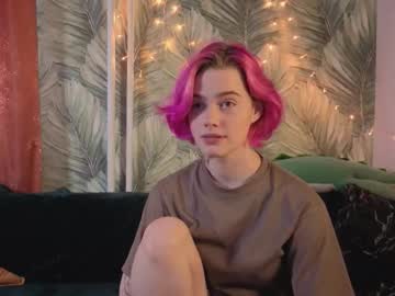 Kittenishe Chaturbate stream image from September 18, 2025