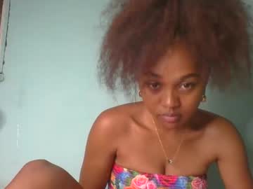 Aaseraa Chaturbate stream image from September 18, 2025