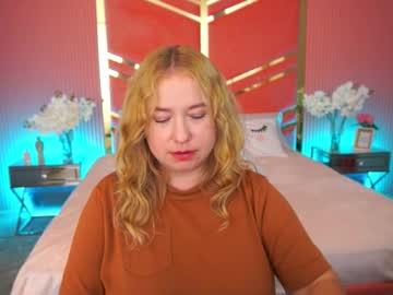 Smilingladyy Chaturbate stream image from September 18, 2025
