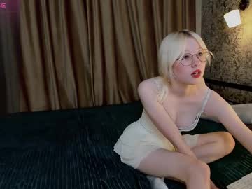 Alettaeve Chaturbate stream image from September 18, 2025