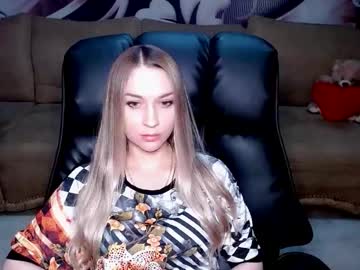Lovellymalina Chaturbate stream image from September 18, 2025
