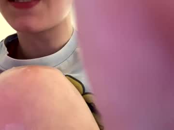 Chatwithbri Chaturbate stream image from September 19, 2025
