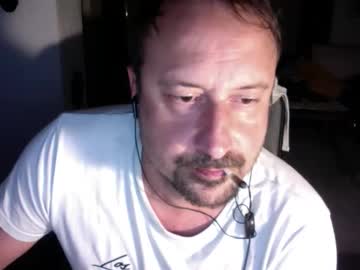 Feetkissboy Chaturbate stream image from September 19, 2025