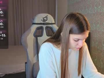 Magic_Shy Chaturbate stream image from September 19, 2025