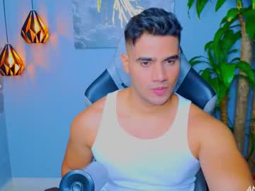 Andresfiit Chaturbate stream image from September 19, 2025