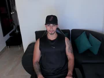 Juan_Muscle Chaturbate stream image from September 19, 2025