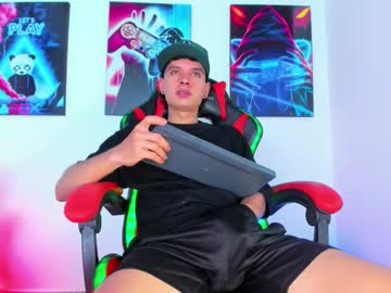 Moises_23cm Chaturbate stream image from September 19, 2025