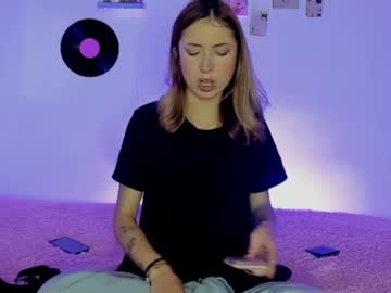Sophie_Collins13 Chaturbate stream image from September 19, 2025
