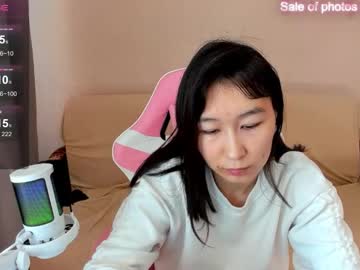 Saraxray Chaturbate stream image from September 19, 2025