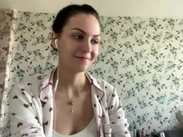 Tonettesloss Chaturbate stream image from September 19, 2025