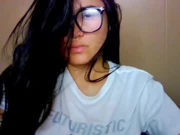 Laurengirls1 Chaturbate stream image from September 19, 2025