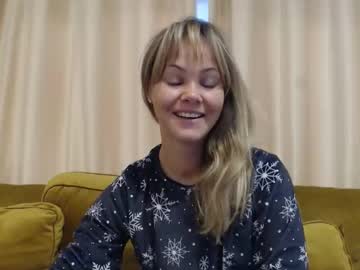 Redjessica Chaturbate stream image from September 19, 2025