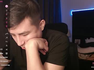 Andrewmhilton_ Chaturbate stream image from September 19, 2025