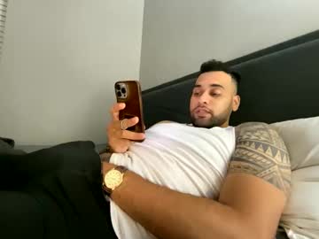 Tallhandsumnhung Chaturbate stream image from September 19, 2025