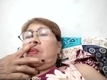 Lolamommie Chaturbate stream image from September 19, 2025