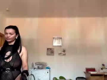Divine2710 Chaturbate stream image from September 19, 2025