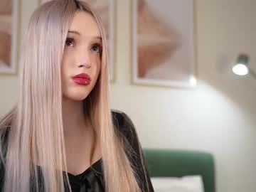 Lauramusk Chaturbate stream image from September 19, 2025