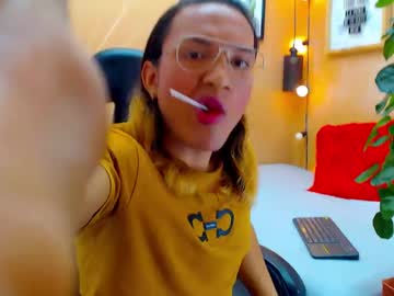 Aslyhernandez Chaturbate stream image from September 19, 2025