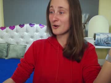Michellee11 Chaturbate stream image from September 19, 2025